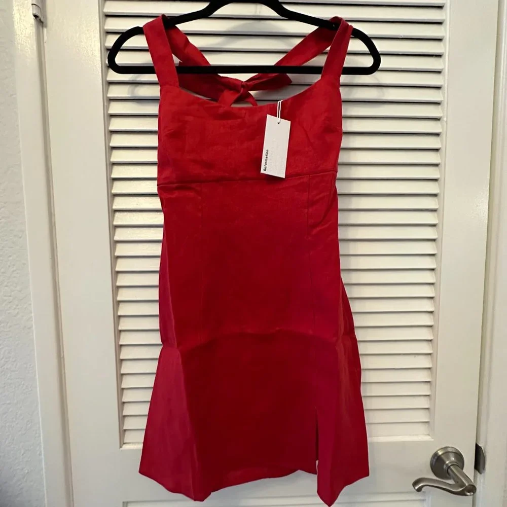 Reformation Isha Linen Dress in Cherry - Picture 13 of 15